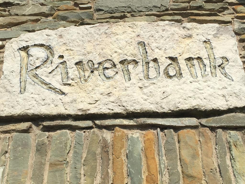 Riverbank, Country Pub And Guesthouse Carrickmacross Bagian luar foto