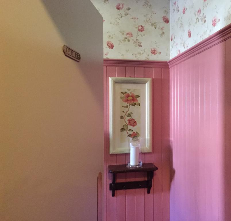 Riverbank, Country Pub And Guesthouse Carrickmacross Bagian luar foto