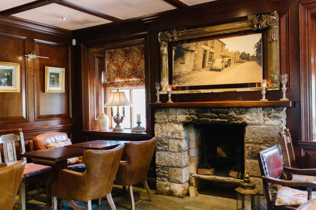 Riverbank, Country Pub And Guesthouse Carrickmacross Bagian luar foto